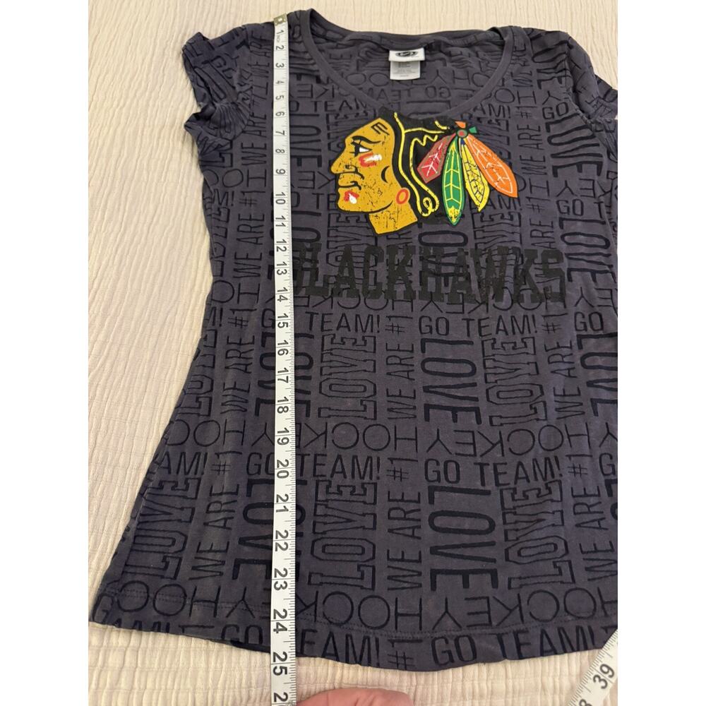 Chicago Blackhawks Official NHL WOMENS Gray SS Fitted T-Shirt Sz M Burnout - Picture 7 of 7